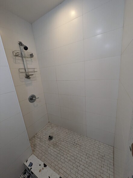 Building Photo - 28 E 47th St