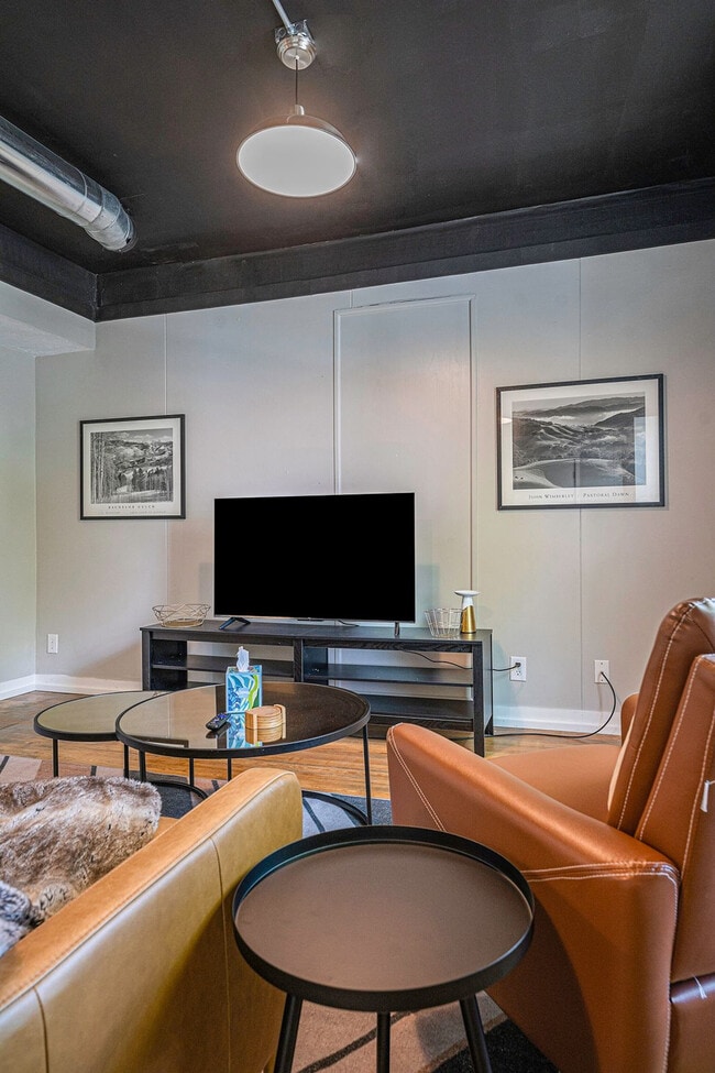 Building Photo - 149 Valley Ave NW