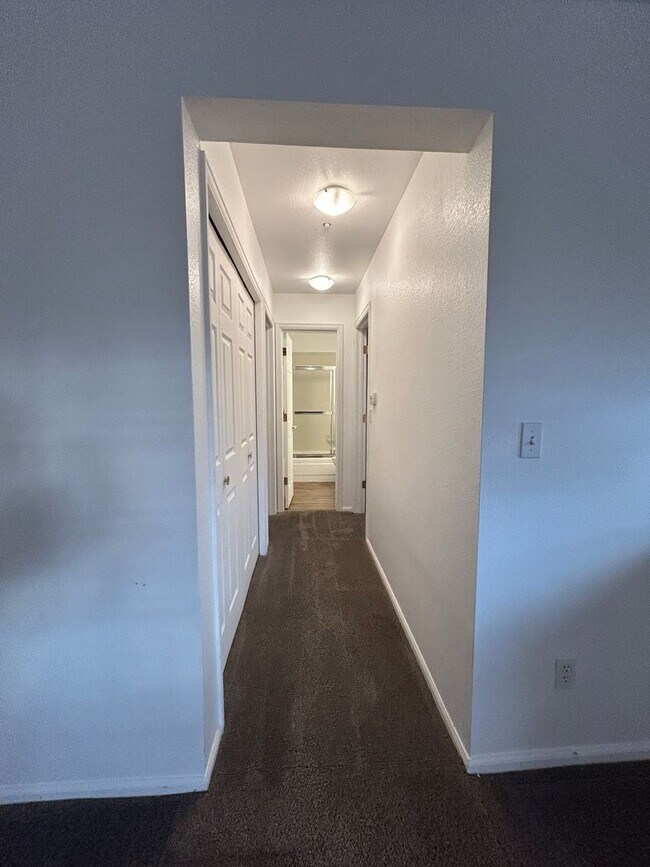 Building Photo - 2-Bedroom Condo for Rent in North Boulder