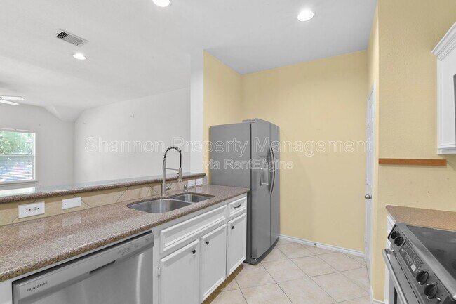 Building Photo - 2711 Polk St