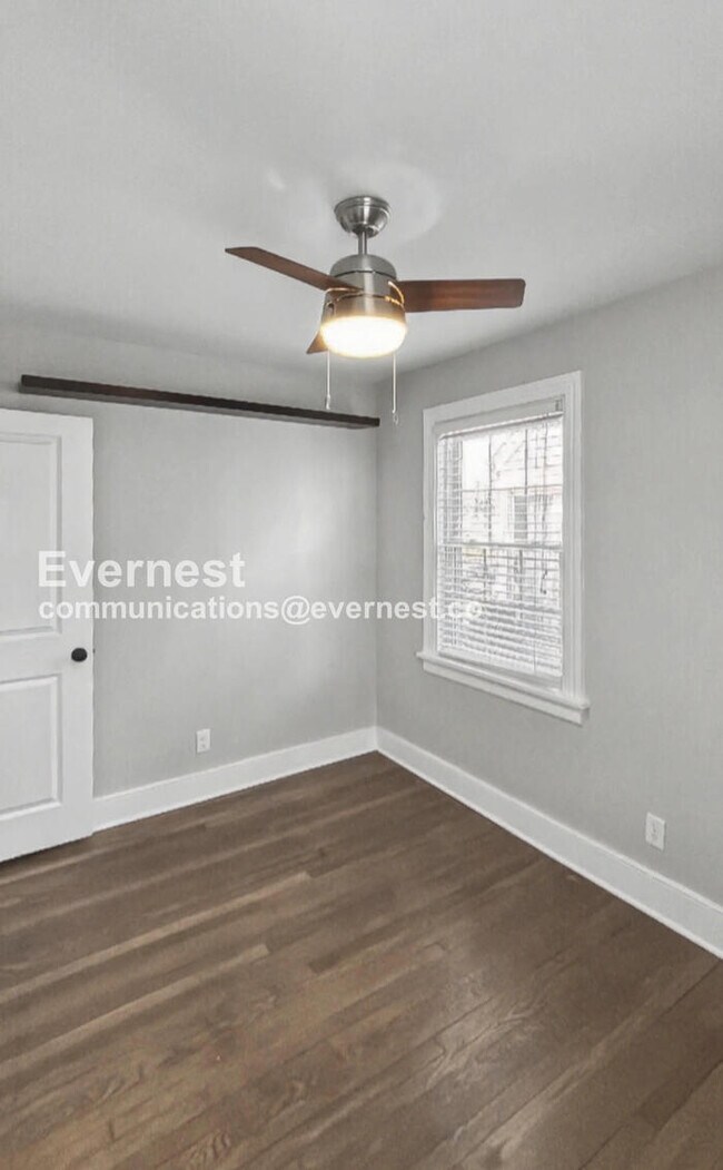 Building Photo - Museum District Charm Meets Modern Living / 3 bd & 2 ba / Availabe Now!