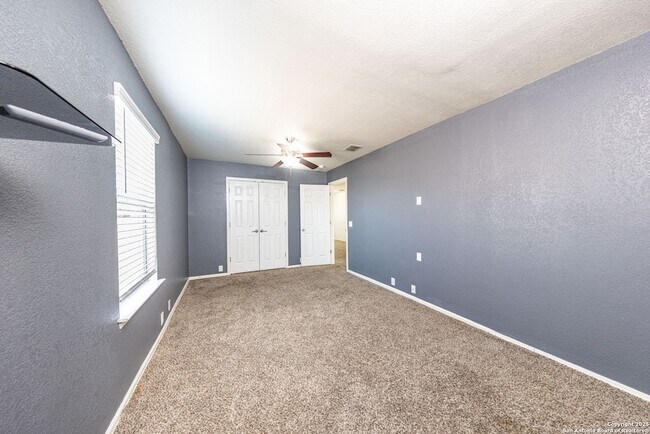 Building Photo - 12606 Texas Gold