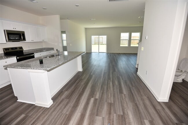 Building Photo - 21650 Cottage Ln