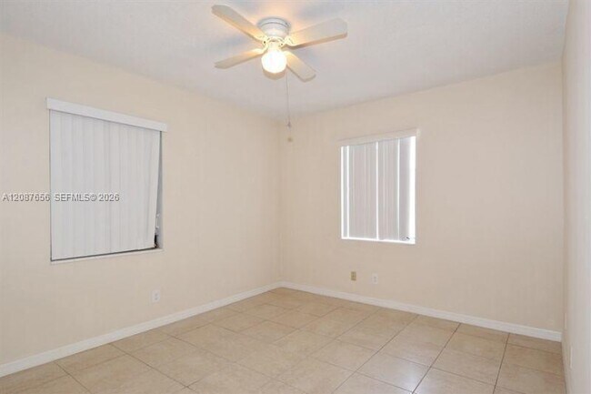 Building Photo - 4304 N Shore Dr