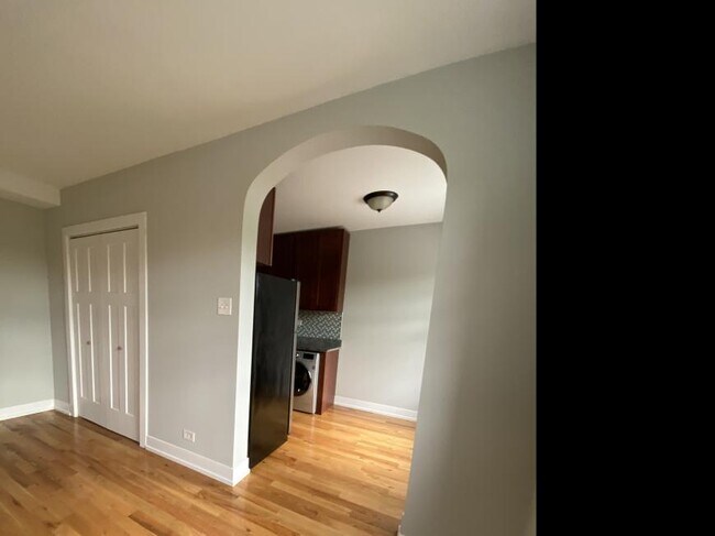 Building Photo - 0 bedroom in Chicago IL 60614