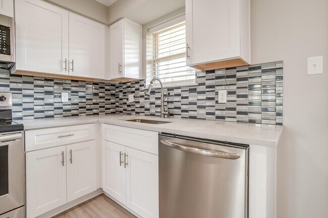 Primary Photo - 5076 Matilda St