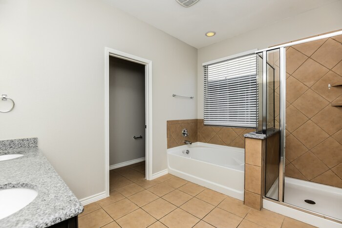 Building Photo - 8748 Maple Ridge Trail