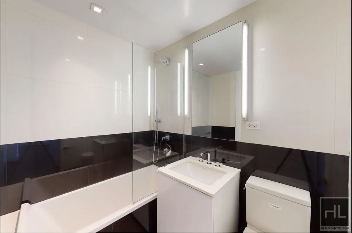 Building Photo - 666 West End Ave