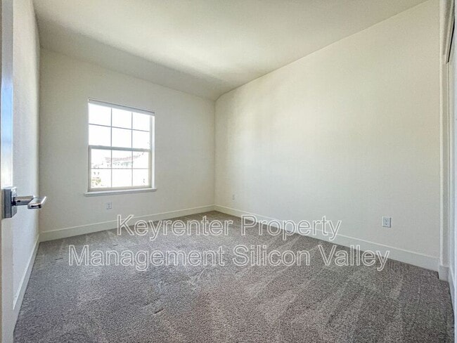 Building Photo - 37549 Willow St