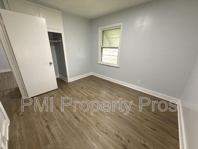 Building Photo - 2101 W Fairmount Ave