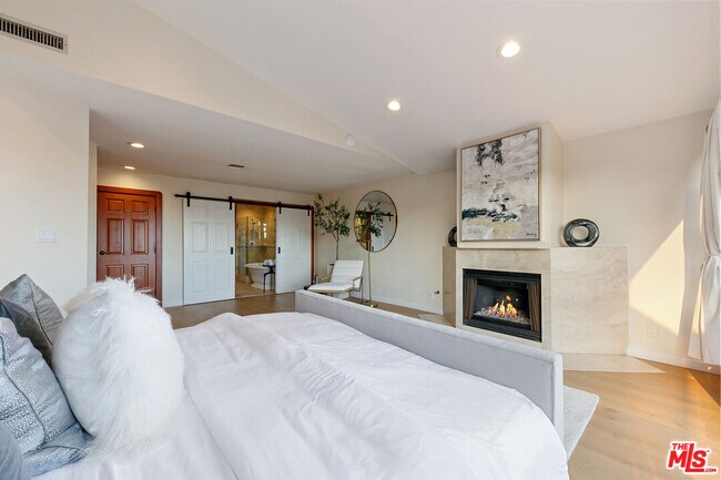 Building Photo - 31819 Cottontail Ln