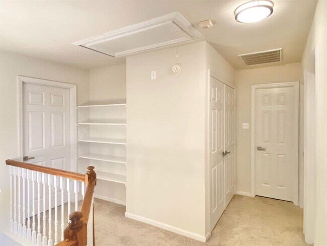 Building Photo - 54 Alderon Woods Pl