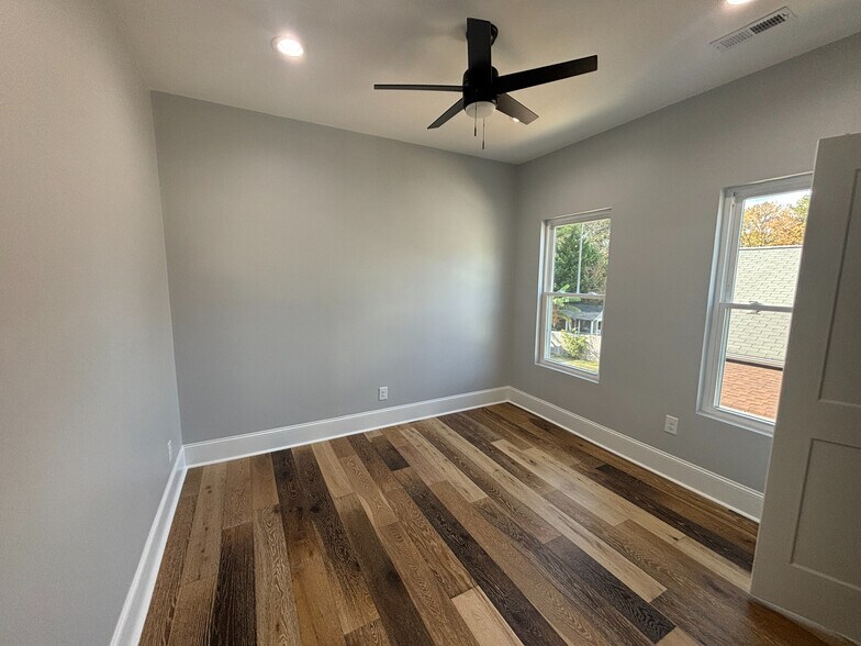 Building Photo - Room in Single Family Home on Booker Ave