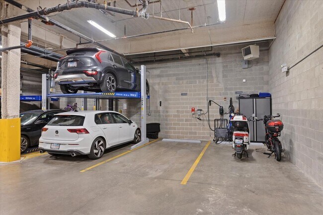 Building Photo - 2773 N Hampden Ct