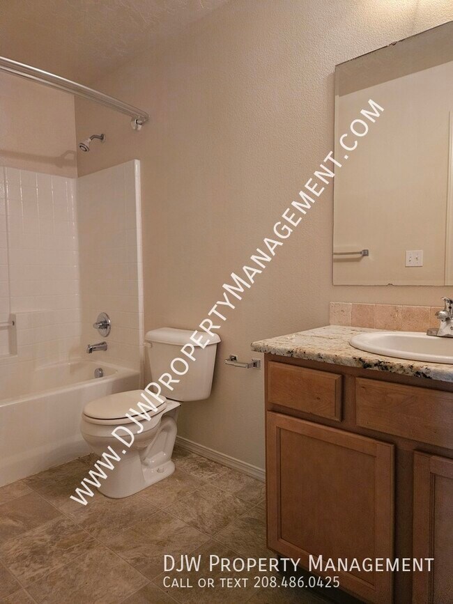 Building Photo - 4110 W Meadowpine St