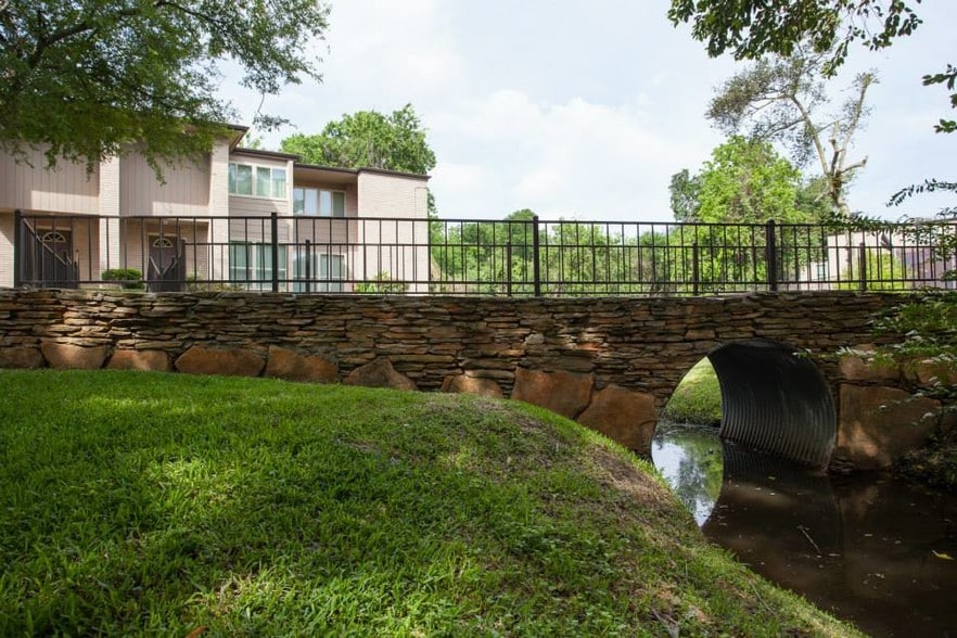 Aurora Flats 17700 El Camino Real Houston TX 77058 Apartment Finder