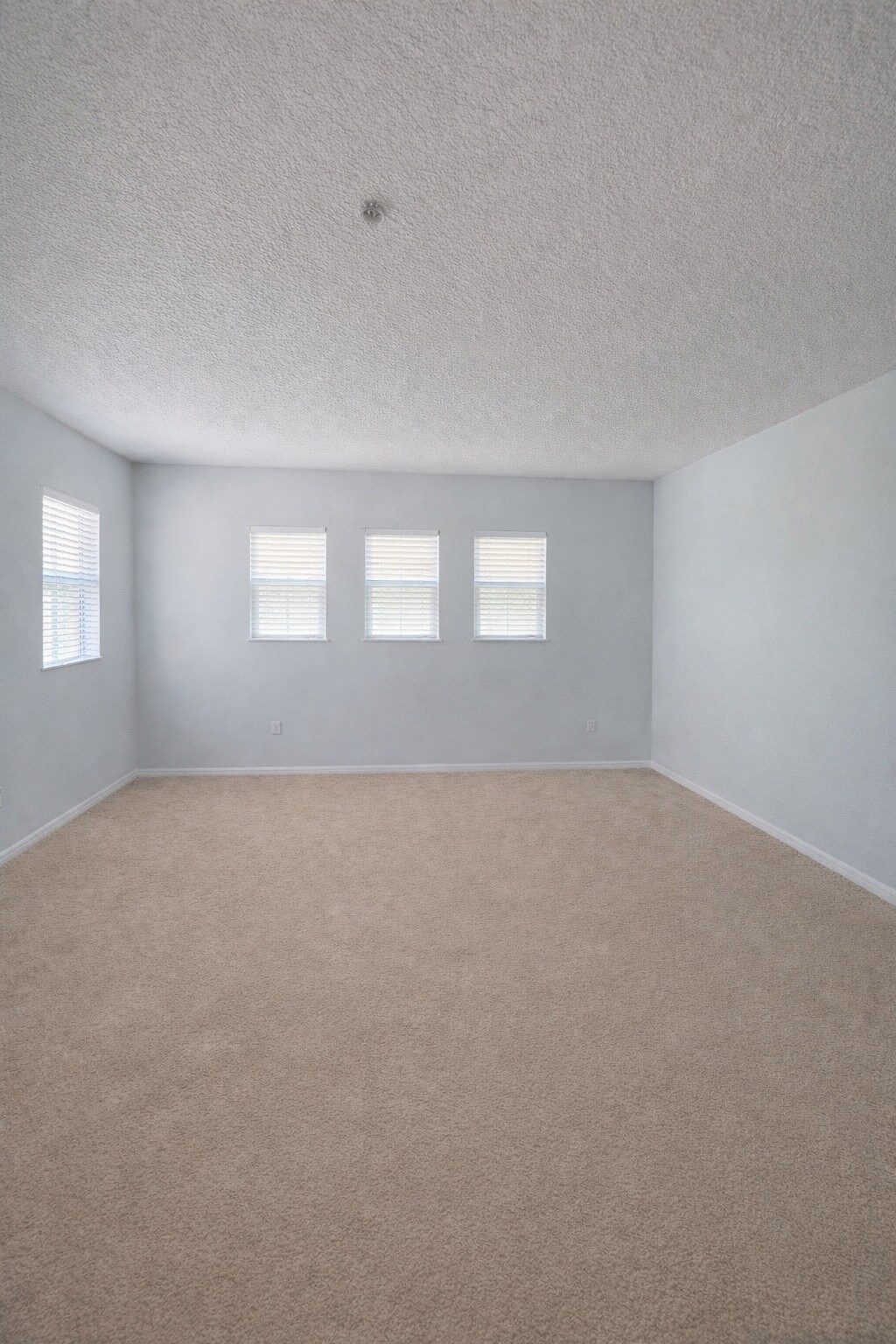 Building Photo - 5360 Mang Pl