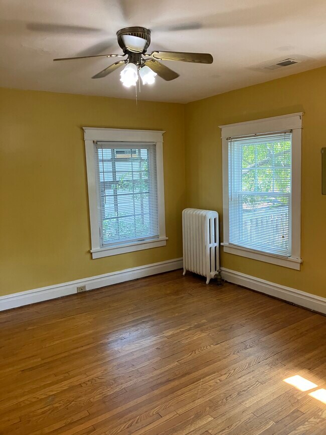 Building Photo - 438 California Ave