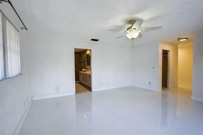 Building Photo - 8201 SW 57th St