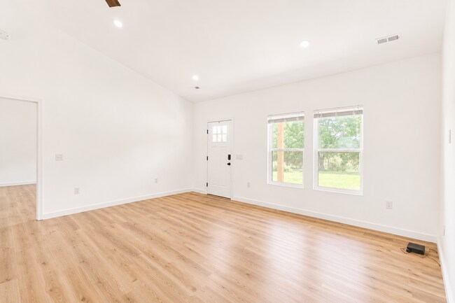 Building Photo - 3-Bedroom Home on Over Half an Acre with Pond Views Near I-40