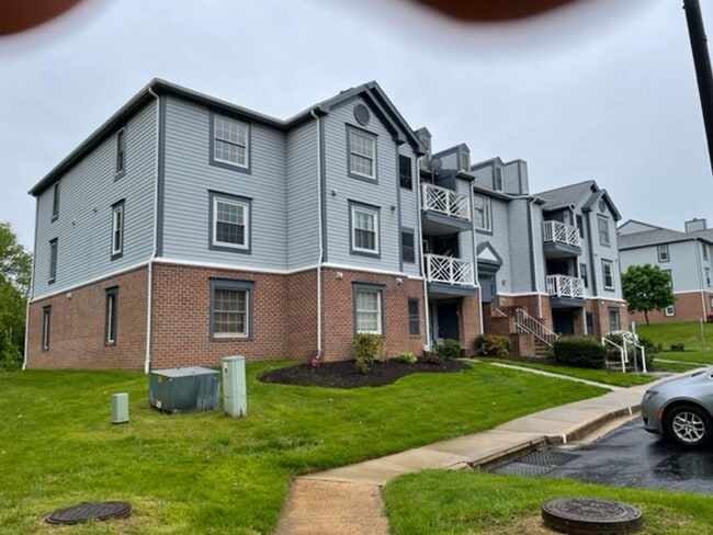 Primary Photo - ABINGDON - LAURAL WOODS CONDO