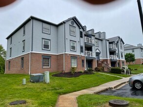 Building Photo - ABINGDON - LAURAL WOODS CONDO