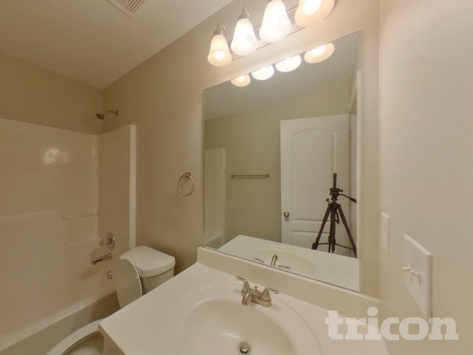 Building Photo - 1444 Bern Dr