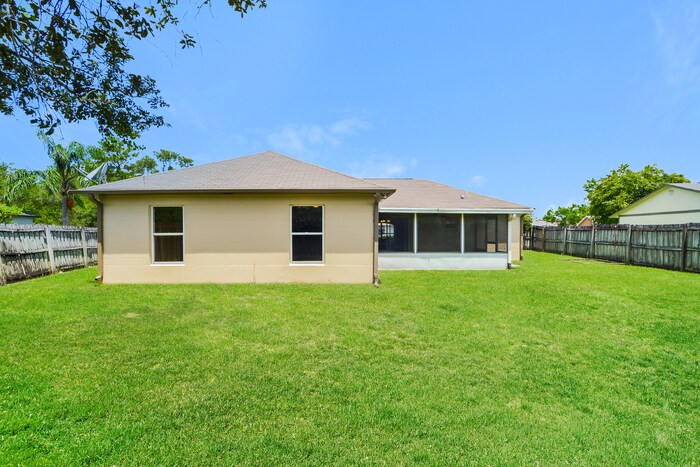 Building Photo - 2897 Grayton St