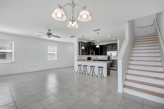 Building Photo - 10824 Alvara Way
