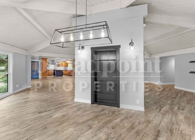 Building Photo - 2113 Sleepy Hollow Rd