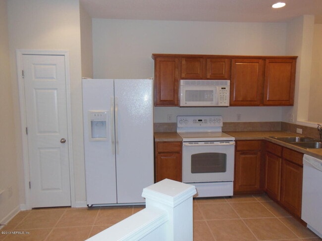 Building Photo - 3504 Summerlin Ln N