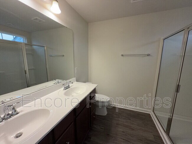 Building Photo - 333 Amber Acorn Ave