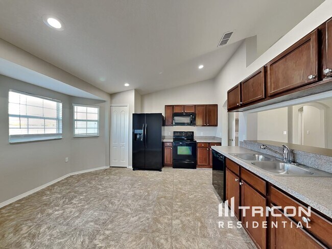 Building Photo - 495 Majestic Gardens Blvd