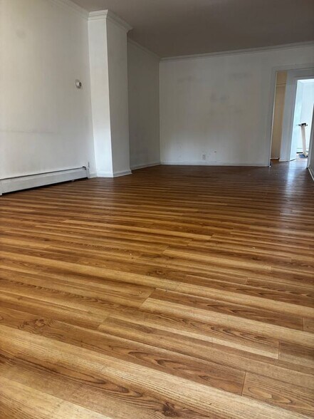 Building Photo - 274 W 236th St