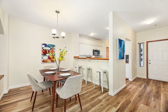 Building Photo - Available Now! Charming 3-Bedroom Home in ...