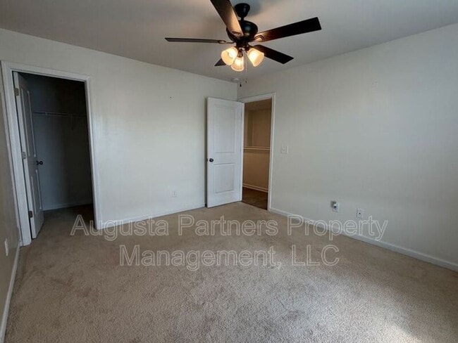 Building Photo - 1097 Sapphire Dr