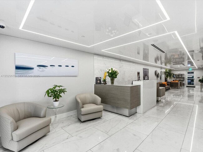 Building Photo - 340 Sunset Dr