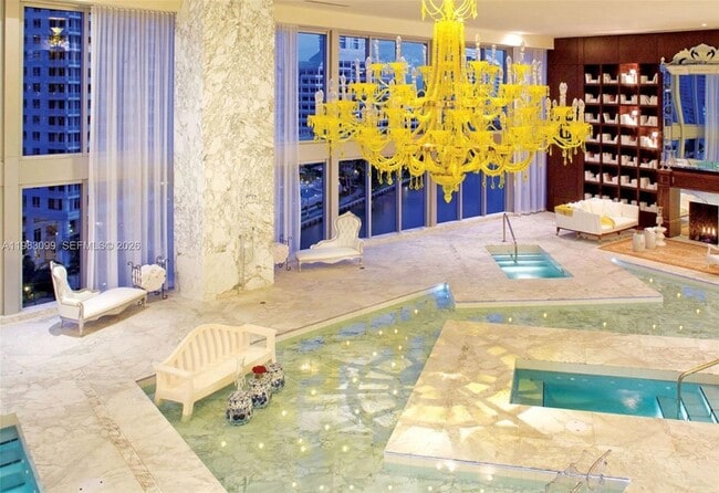 Building Photo - 495 Brickell Ave