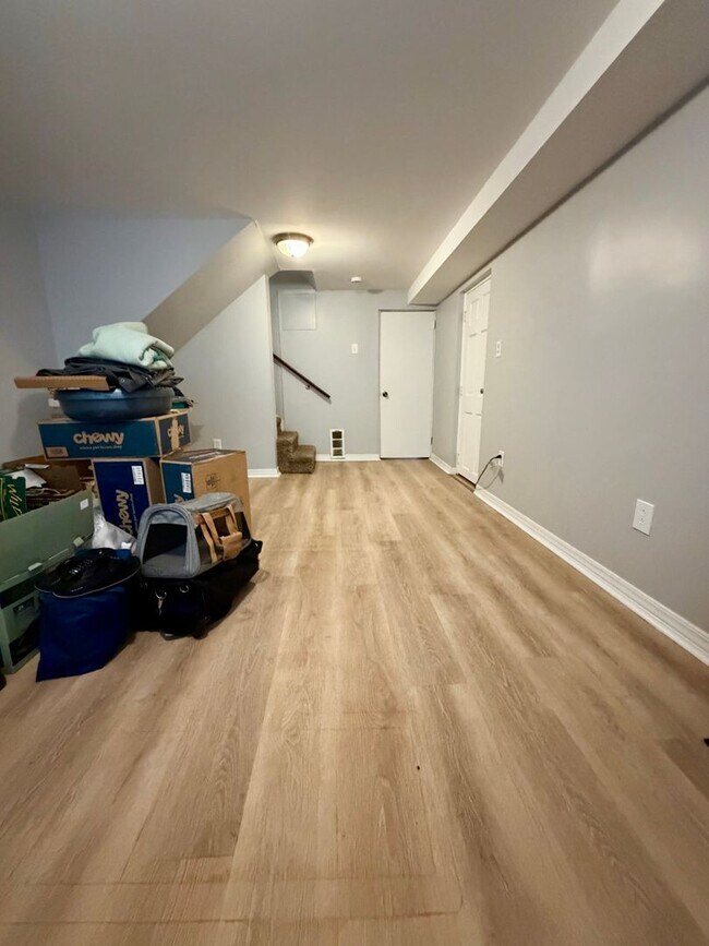 Building Photo - 300 Winding Way
