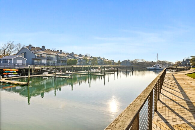 Building Photo - 1 Island Dr