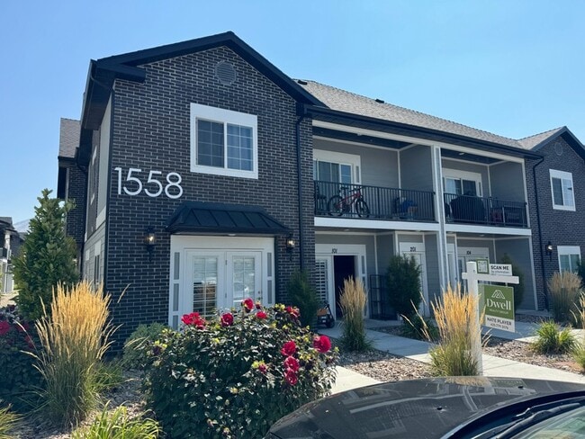 Building Photo - 1558 N 160 W
