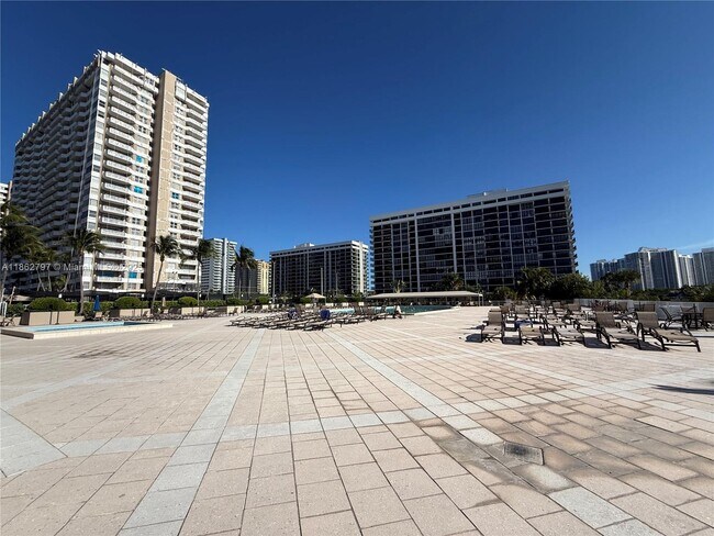 Building Photo - 1965 S Ocean Dr