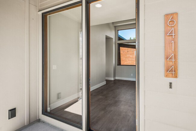 Building Photo - 64144 Pioneer Loop