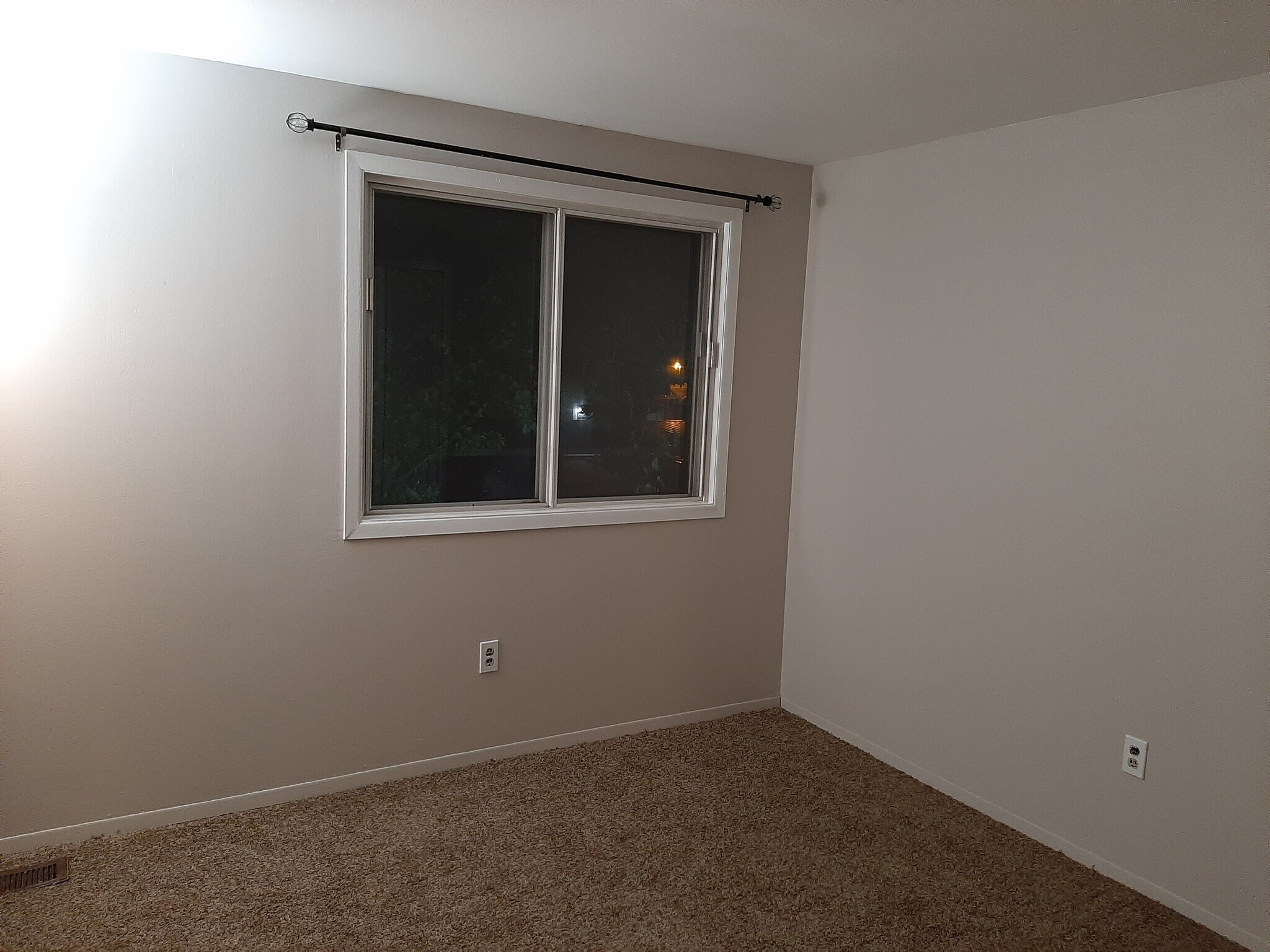 Building Photo - 38177 Jamestown Dr