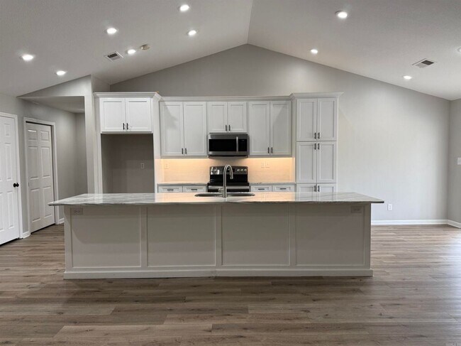 Building Photo - 1 Enclave Cir