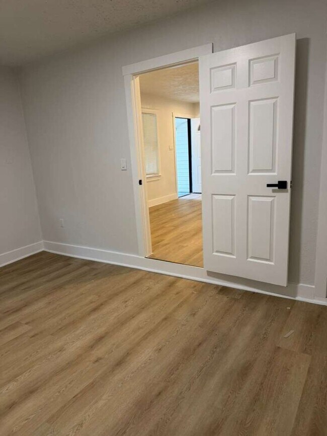 Building Photo - 7930 Carolwood Dr