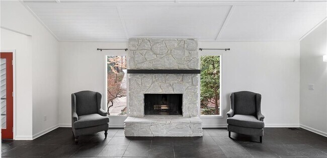 Building Photo - 4595 Dudley Ln