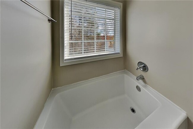 Building Photo - 3747 Chesapeake Trace Ln