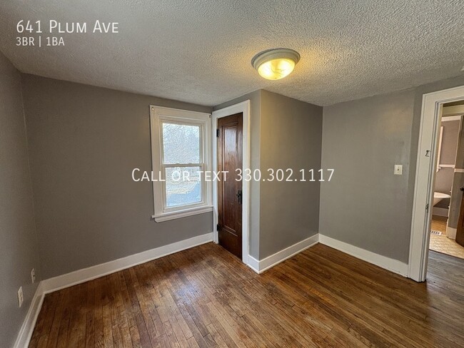 Building Photo - Three bedroom one bathroom home for rent