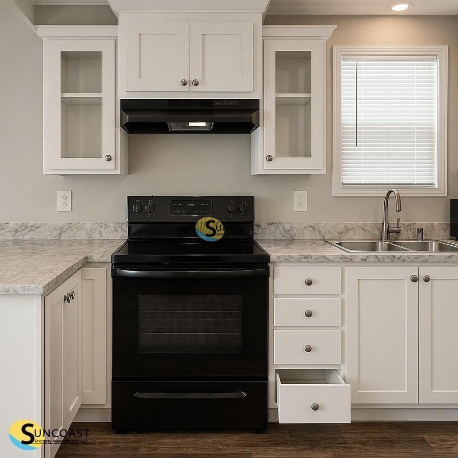 Building Photo - 6568 Coolidge St